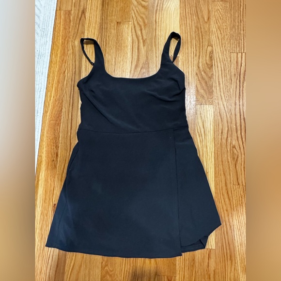 Abercrombie & Fitch Dresses & Skirts - Abercrombie Traveler Wrap Mini Dress